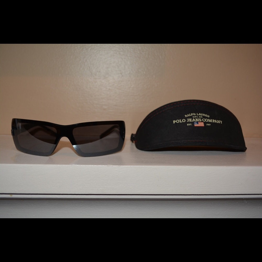 Black sunglasses